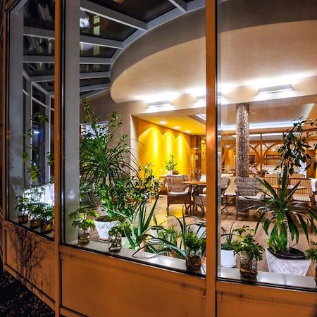 Hotel Berliner ชเวียราโดว์-สโดรยจ์ ภายนอก รูปภาพ
