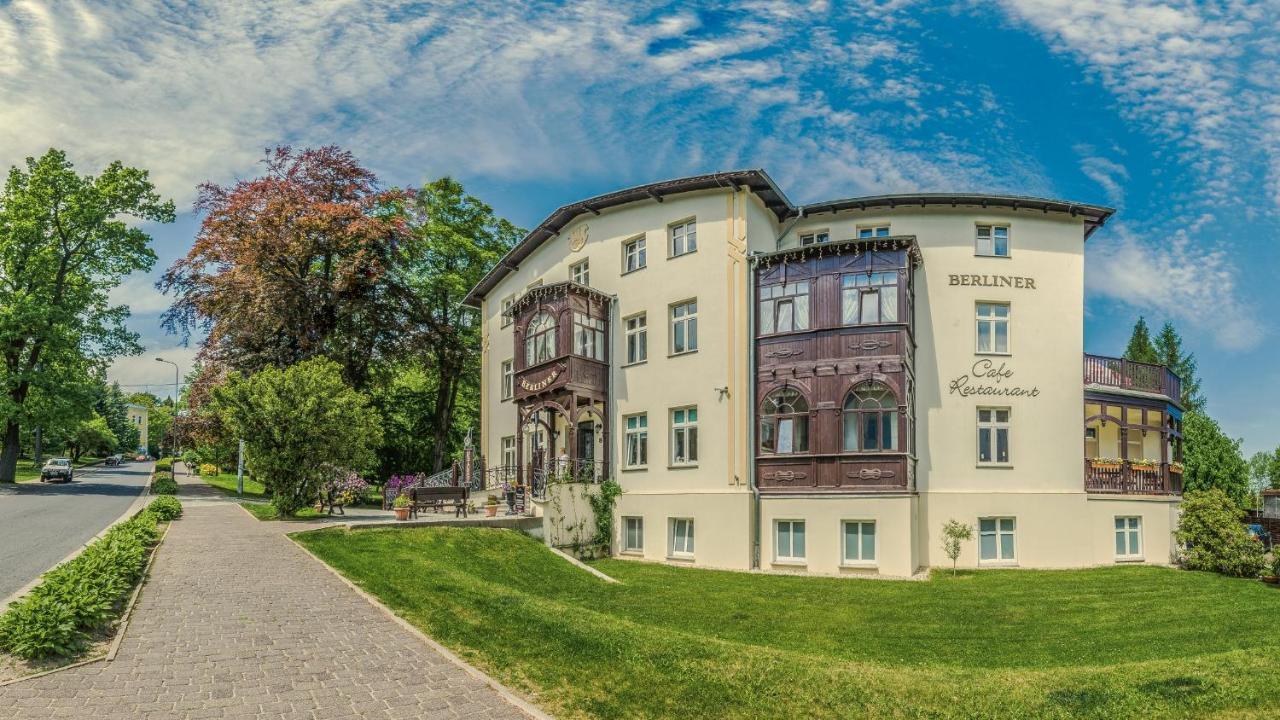 Hotel Berliner ชเวียราโดว์-สโดรยจ์ ภายนอก รูปภาพ