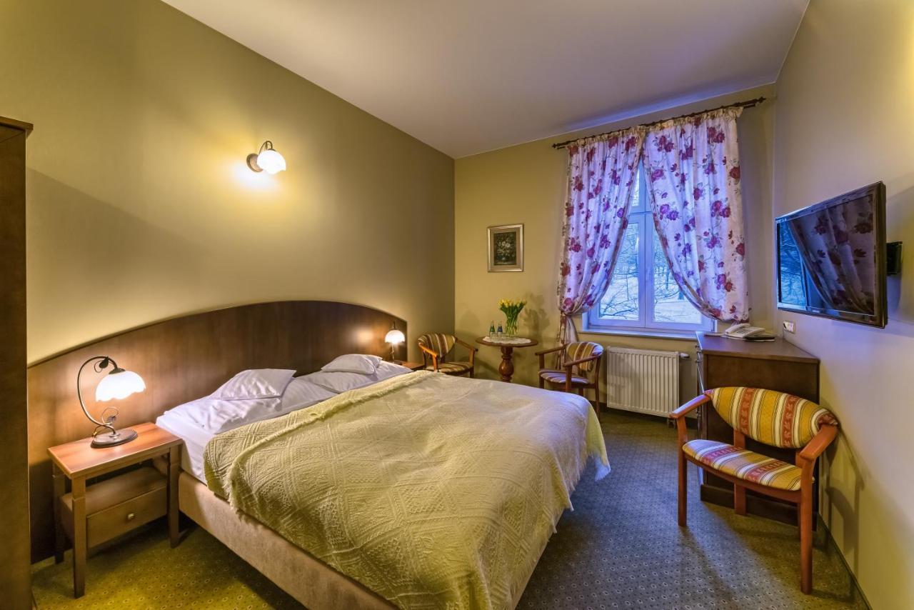 Hotel Berliner ชเวียราโดว์-สโดรยจ์ ภายนอก รูปภาพ