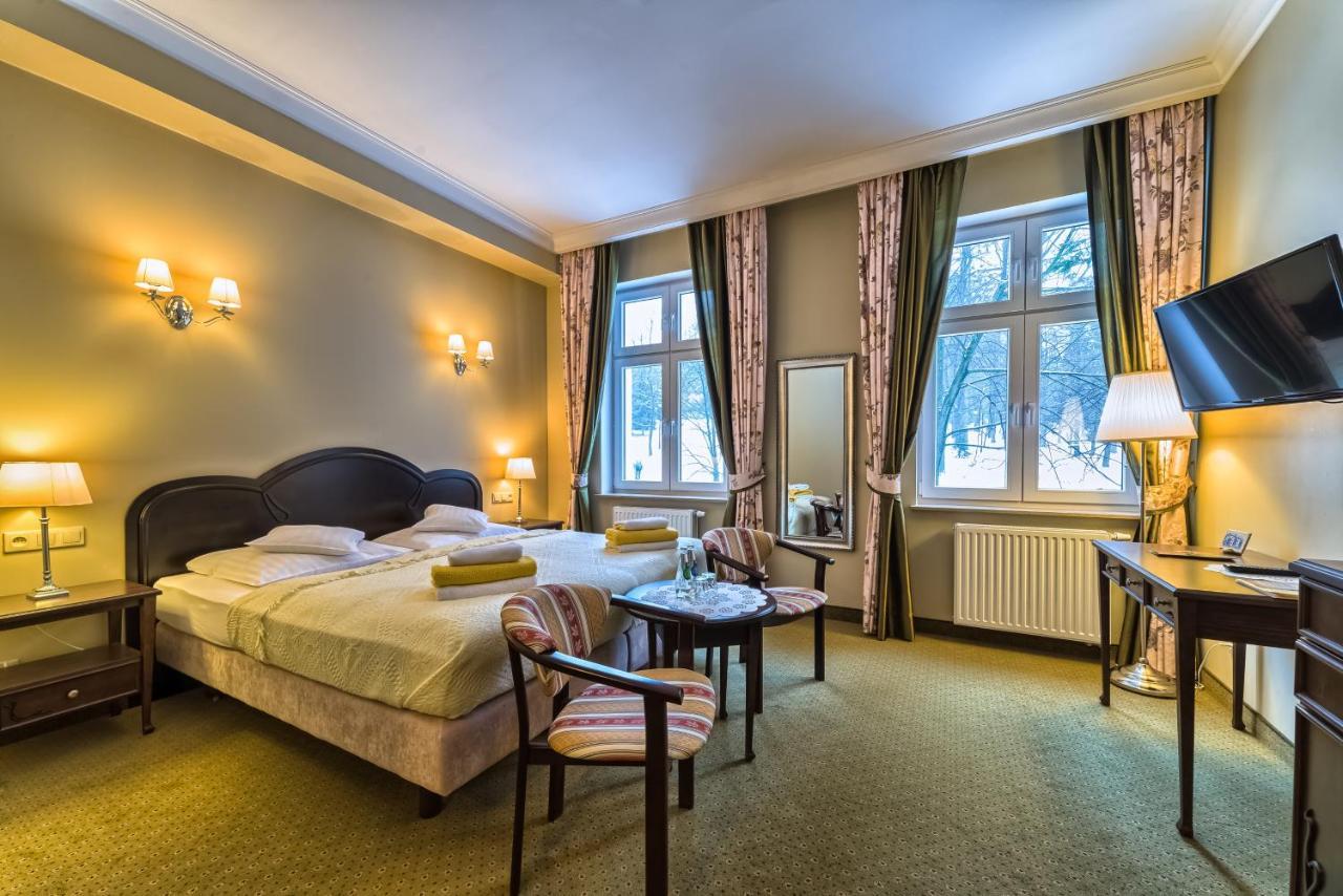 Hotel Berliner ชเวียราโดว์-สโดรยจ์ ภายนอก รูปภาพ