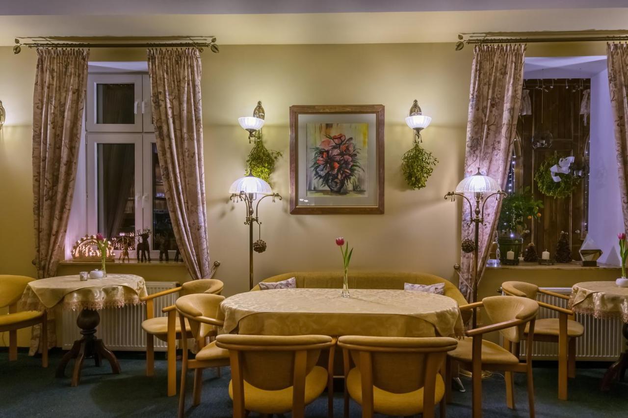 Hotel Berliner ชเวียราโดว์-สโดรยจ์ ภายนอก รูปภาพ