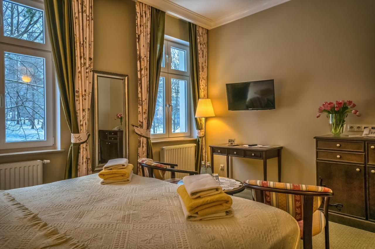 Hotel Berliner ชเวียราโดว์-สโดรยจ์ ภายนอก รูปภาพ